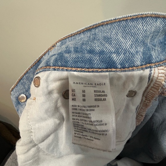 American Eagle Outfitters Light Blue Denim Jeans - Picture 2 of 4